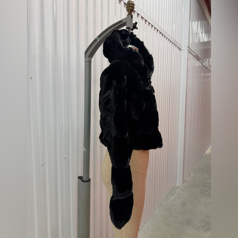Women's Black Faux Fur Hoodie Jacket - Picture 7 of 10